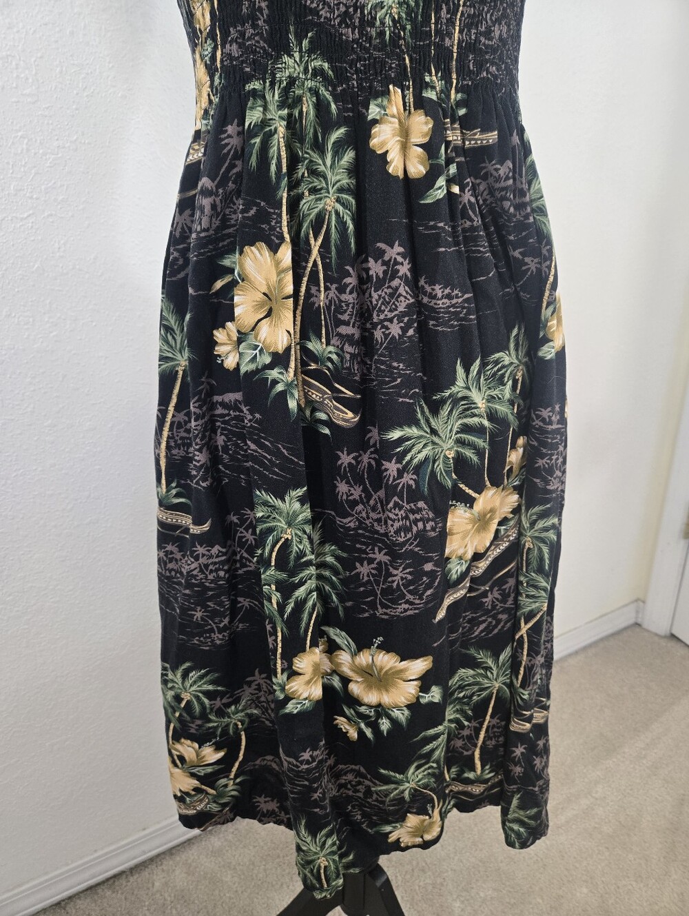 Aloha Hut Hawaii Black/Yellow/Green/Taupe Tropical Smocked Sundress, OS - Picture 3 of 6